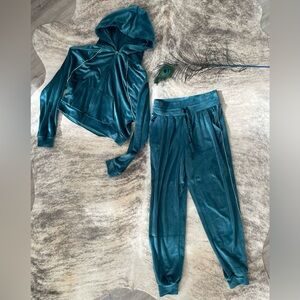 Victoria Secret’s Teal Velour Hoodie and Jogger Set SZS NEW